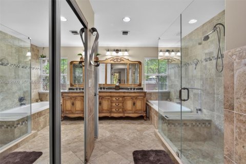 Villa ou maison à vendre à Coconut Creek, Floride: 4 chambres, 227.15 m2 № 2186099 - photo 24