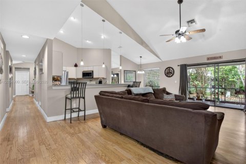 Villa ou maison à vendre à Coconut Creek, Floride: 4 chambres, 227.15 m2 № 2186099 - photo 15