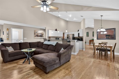 Villa ou maison à vendre à Coconut Creek, Floride: 4 chambres, 227.15 m2 № 2186099 - photo 16