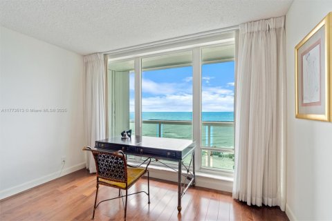 Condo in Fort Lauderdale, Florida, 2 bedrooms  № 1862738 - photo 19