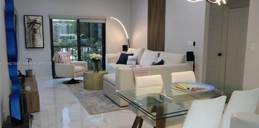 Condo in Doral, Florida, 3 bedrooms  № 2013061