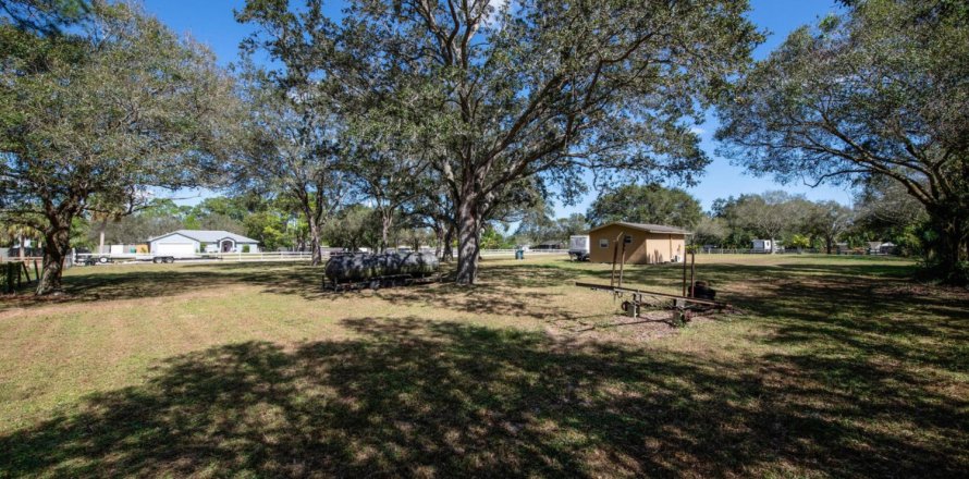 Land in Fort Pierce, Florida № 830658