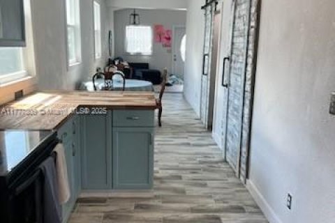 Купить виллу или дом в Майами, Флорида 2 спальни, 79.71м2, № 2015487 - фото 16