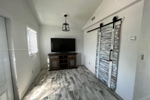 Купить виллу или дом в Майами, Флорида 2 спальни, 79.71м2, № 2015487 - фото 8