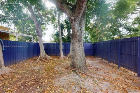 Купить виллу или дом в Майами, Флорида 2 спальни, 79.71м2, № 2015487 - фото 5