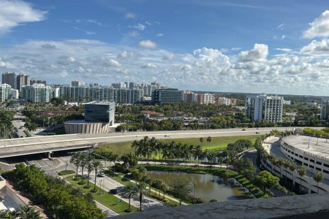 Condo in Aventura, Florida, 1 bedroom  № 1924504 - photo 1