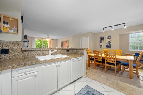 Copropriété à vendre à Aventura, Floride: 3 chambres, 122.63 m2 № 1878581 - photo 5