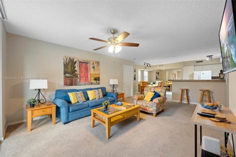 Copropriété à vendre à Aventura, Floride: 3 chambres, 122.63 m2 № 1878581 - photo 6