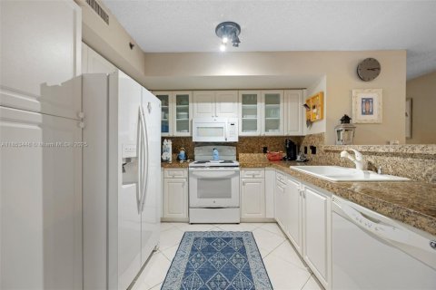 Copropriété à vendre à Aventura, Floride: 3 chambres, 122.63 m2 № 1878581 - photo 4