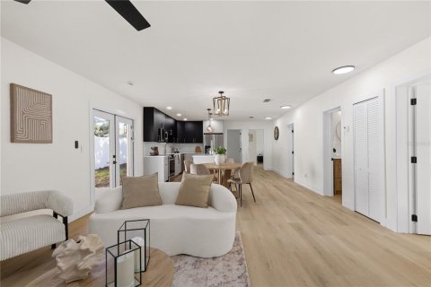 Casa en venta en Tampa, Florida, 3 dormitorios, 132.66 m2 № 2157799 - foto 6
