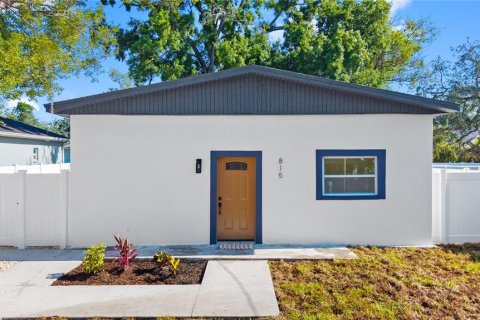 House in Tampa, Florida 3 bedrooms, 132.66 sq.m. № 2157799