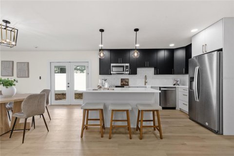 Casa en venta en Tampa, Florida, 3 dormitorios, 132.66 m2 № 2157799 - foto 9