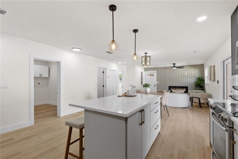 Casa en venta en Tampa, Florida, 3 dormitorios, 132.66 m2 № 2157799 - foto 10