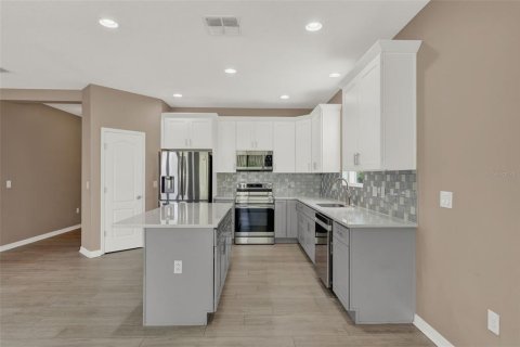 House in Davenport, Florida 4 bedrooms, 174.38 sq.m. № 1879621 - photo 22