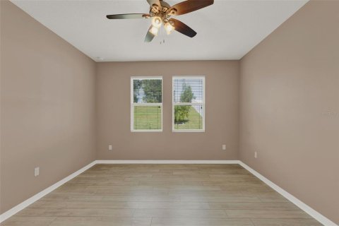 House in Davenport, Florida 4 bedrooms, 174.38 sq.m. № 1879621 - photo 2