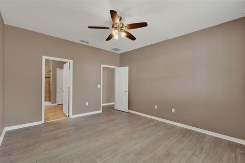 House in Davenport, Florida 4 bedrooms, 174.38 sq.m. № 1879621 - photo 29