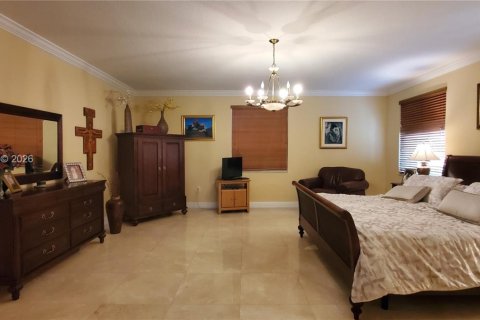 House in Miami, Florida 5 bedrooms, 350.61 sq.m. № 2246945 - photo 19