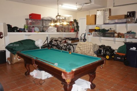 House in Miami, Florida 5 bedrooms, 350.61 sq.m. № 2246945 - photo 10