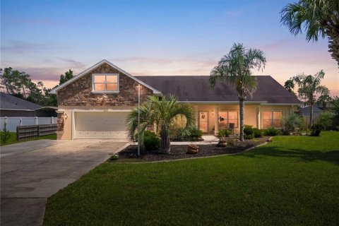 House in Ocala, Florida 4 bedrooms, 270.62 sq.m. № 2291294