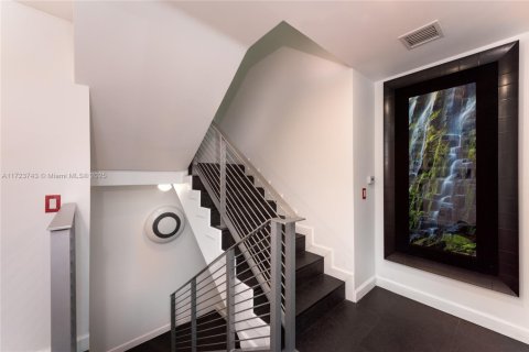 Townhouse in Miami Beach, Florida 3 bedrooms, 260.87 sq.m. № 1984948 - photo 8