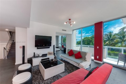 Townhouse in Miami Beach, Florida 3 bedrooms, 260.87 sq.m. № 1984948 - photo 5