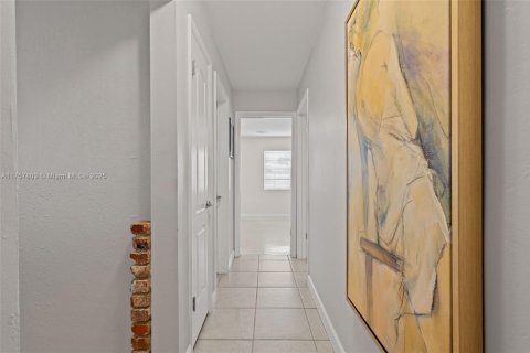 Villa ou maison à vendre à Miami, Floride: 4 chambres, 162.39 m2 № 1732083 - photo 23