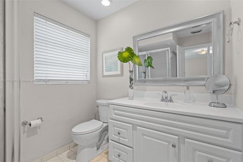 Villa ou maison à vendre à Miami, Floride: 4 chambres, 162.39 m2 № 1732083 - photo 26