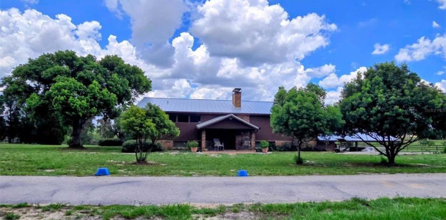 Casa en Fort Meade, Florida 3 dormitorios, 355.63 m2 № 2131752