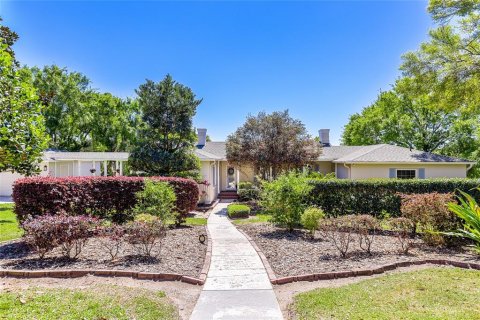 House in Eustis, Florida 4 bedrooms, 401.24 sq.m. № 1513061 - photo 7