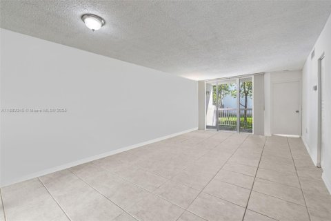 Condominio en venta en Doral, Florida, 2 dormitorios, 102.66 m2 № 1943679 - foto 26