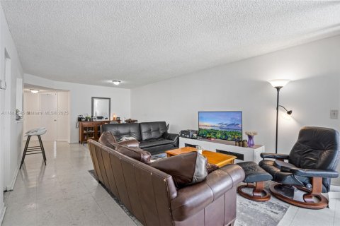 Condominio en venta en Doral, Florida, 2 dormitorios, 102.66 m2 № 1943679 - foto 7
