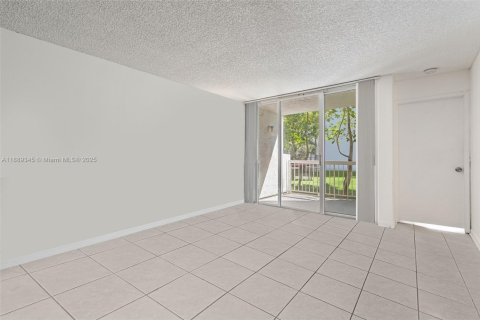 Condominio en venta en Doral, Florida, 2 dormitorios, 102.66 m2 № 1943679 - foto 5