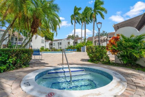 Condominio en venta en Doral, Florida, 2 dormitorios, 102.66 m2 № 1943679 - foto 13