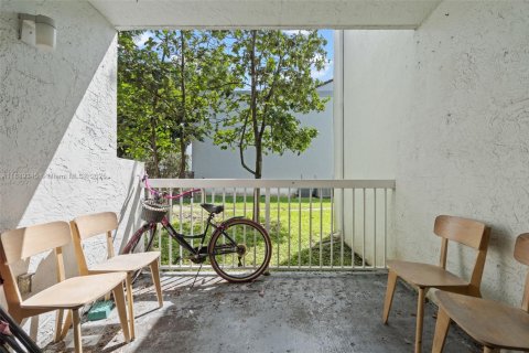 Condominio en venta en Doral, Florida, 2 dormitorios, 102.66 m2 № 1943679 - foto 10
