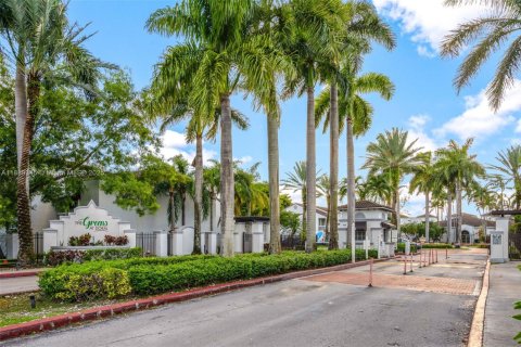 Condominio en venta en Doral, Florida, 2 dormitorios, 102.66 m2 № 1943679 - foto 1