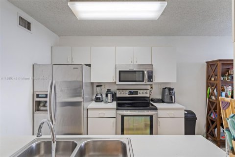 Condominio en venta en Doral, Florida, 2 dormitorios, 102.66 m2 № 1943679 - foto 18