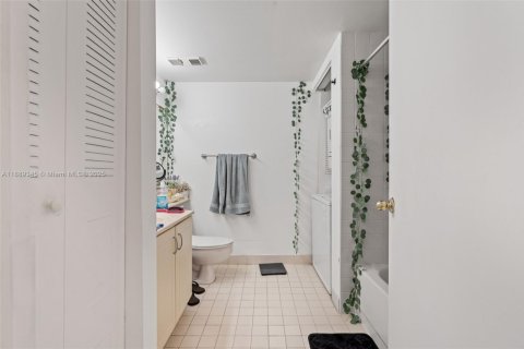 Condominio en venta en Doral, Florida, 2 dormitorios, 102.66 m2 № 1943679 - foto 22