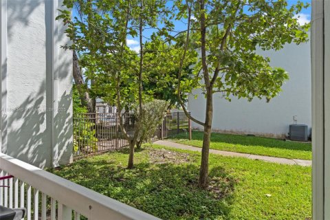 Condominio en venta en Doral, Florida, 2 dormitorios, 102.66 m2 № 1943679 - foto 11