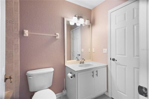 Condo in Orlando, Florida, 2 bedrooms  № 1749538 - photo 13