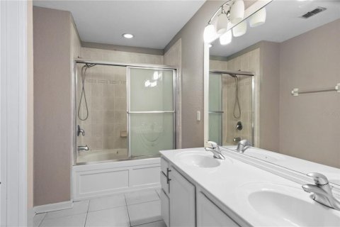 Condo in Orlando, Florida, 2 bedrooms  № 1749538 - photo 12