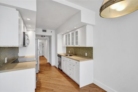 Condo in Aventura, Florida, 2 bedrooms  № 1745738 - photo 11