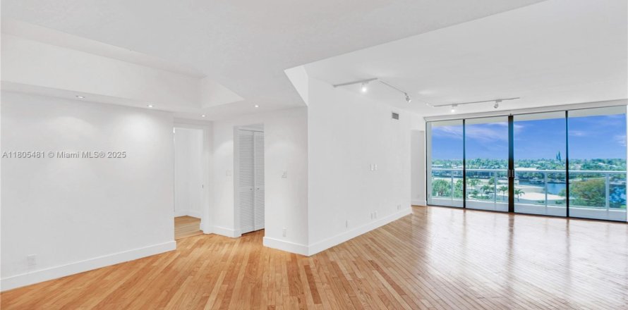 Condo in Aventura, Florida, 2 bedrooms  № 1745738