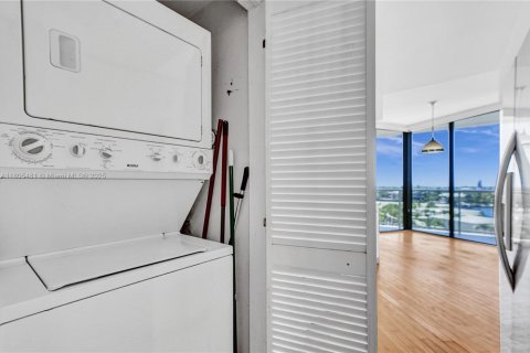 Condo in Aventura, Florida, 2 bedrooms  № 1745738 - photo 13