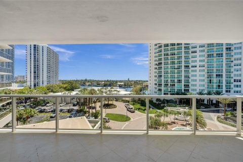 Condo in Aventura, Florida, 2 bedrooms  № 1745738 - photo 27