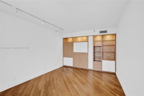 Condo in Aventura, Florida, 2 bedrooms  № 1745738 - photo 22