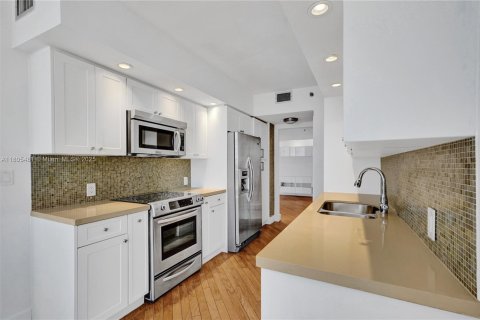 Condo in Aventura, Florida, 2 bedrooms  № 1745738 - photo 10
