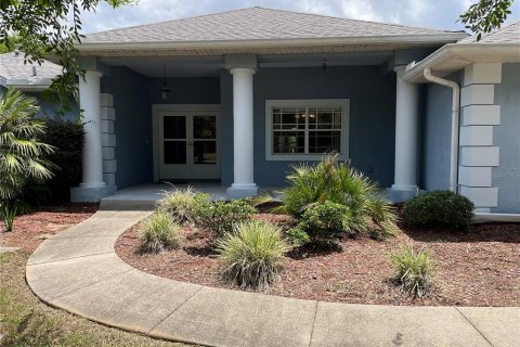 House in Weeki Wachee, Florida 3 bedrooms, 211.63 sq.m. № 1725635 - photo 2