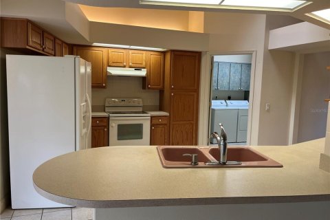 House in Weeki Wachee, Florida 3 bedrooms, 211.63 sq.m. № 1725635 - photo 18