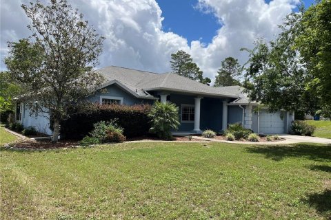 House in Weeki Wachee, Florida 3 bedrooms, 211.63 sq.m. № 1725635 - photo 1