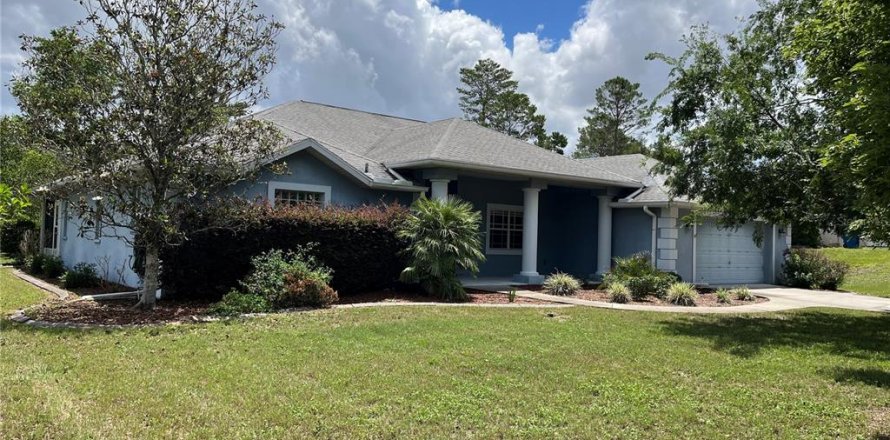 House in Weeki Wachee, Florida 3 bedrooms, 211.63 sq.m. № 1725635
